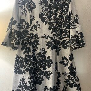 Vince Camuto Black and Gray Floral Dress Size 16